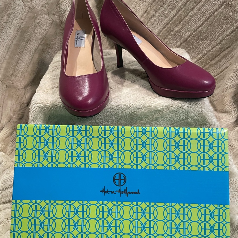Hot in Hollywood Women's Burgandy Heels